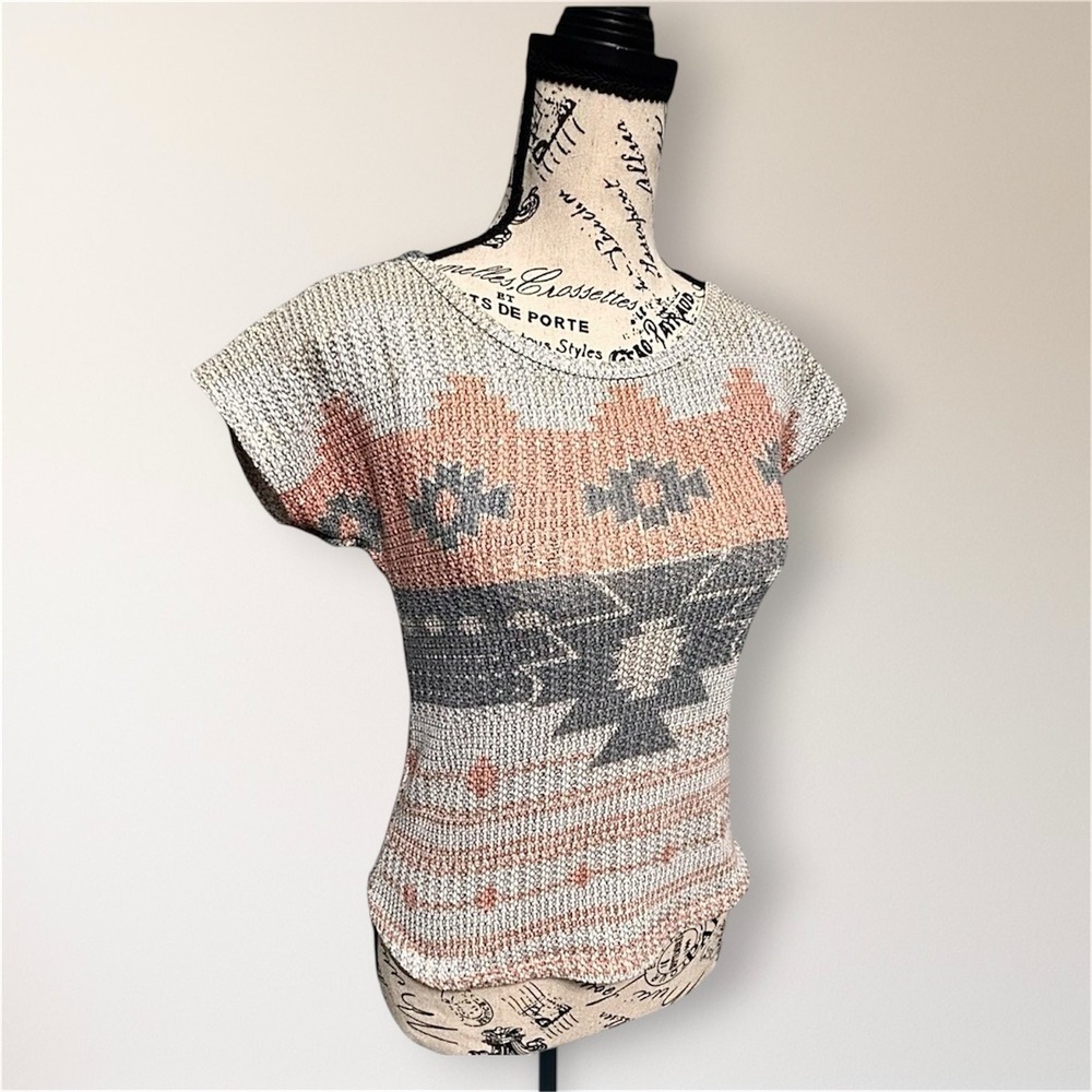 Blu Planet Aztec Tribal Knit Top Gray Peach Southwestern Boho Short Sleeve Tee M - Picture 3 of 9